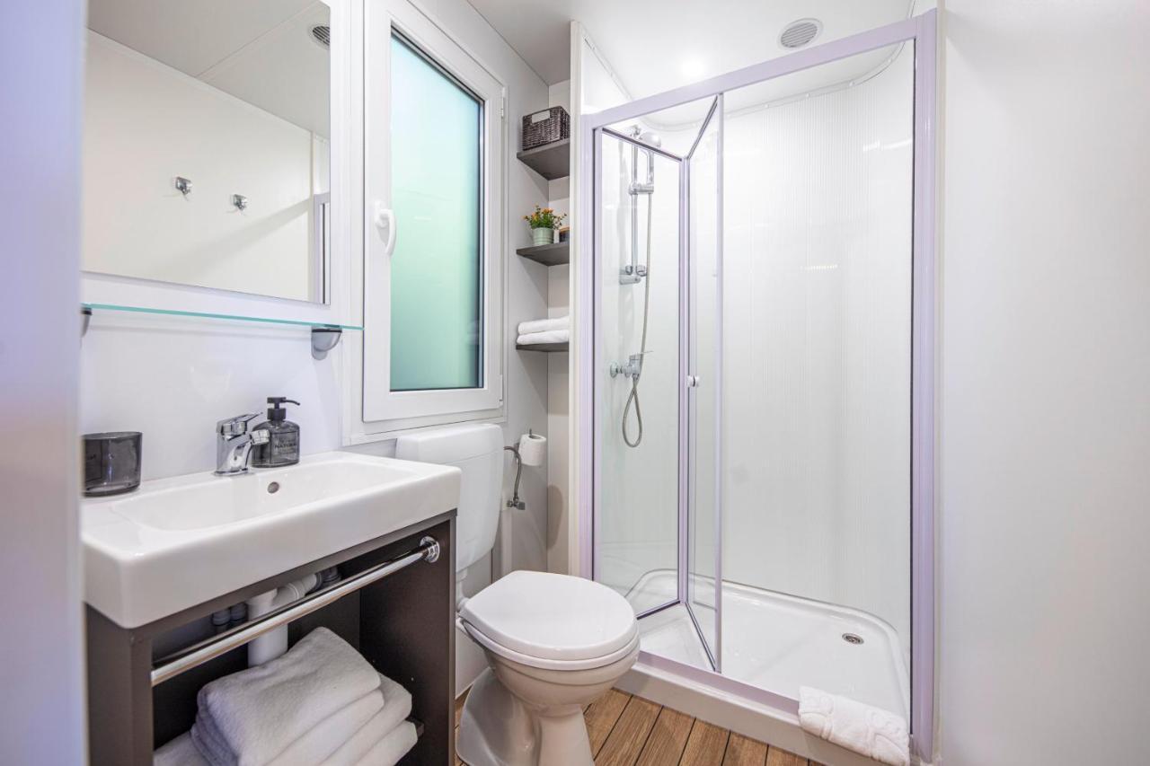 Porton Mobile Home Ровинь Экстерьер фото