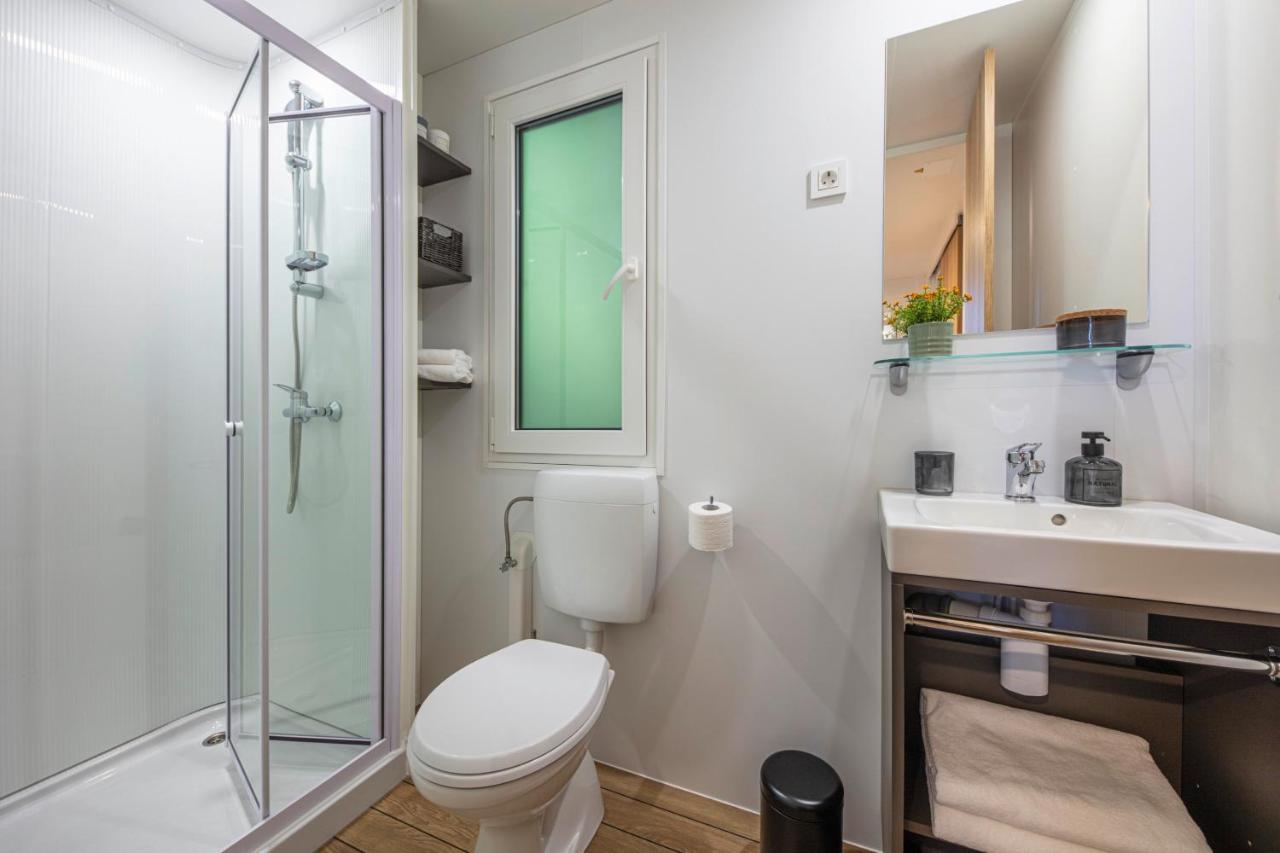 Porton Mobile Home Ровинь Экстерьер фото